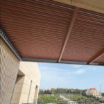 פרגולה אלומיניום בחיפה - פרגולות אלומיניום - פרגולה אלומיניום קבועה לעסק - דגם הייטק